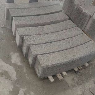沈阳芝麻白弧形路牙石