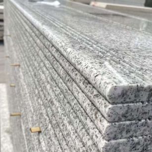 沈阳芝麻白楼梯踏步 花岗岩楼梯板材