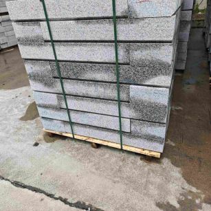 沈阳芙蓉白路牙石，马路牙子