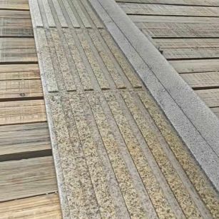 沈阳黄金麻盲道石 盲条