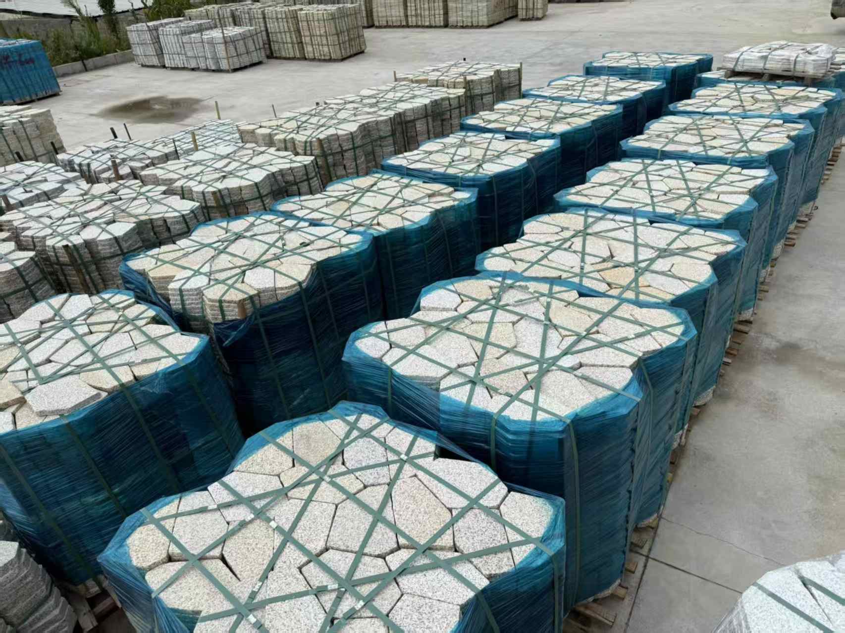沈阳黄金麻冰裂纹 碎拼