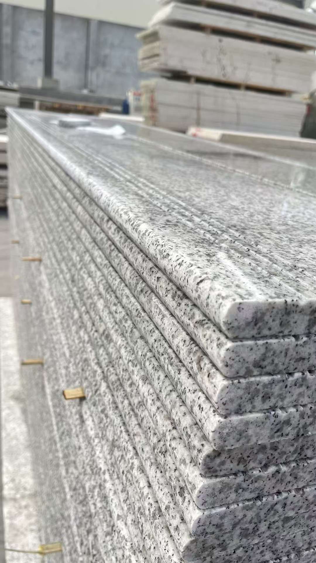 沈阳芝麻白楼梯踏步 花岗岩楼梯板材