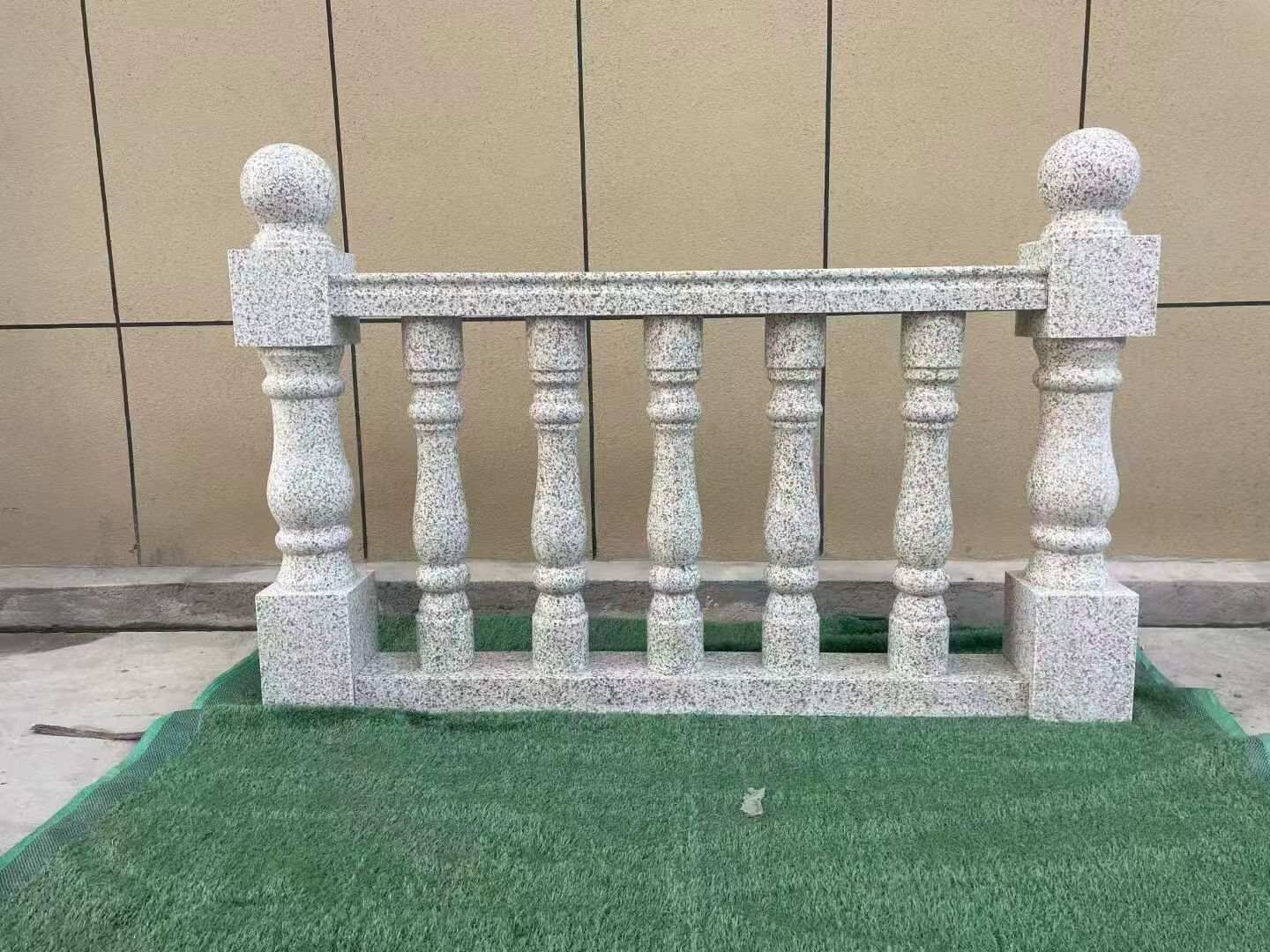 沈阳芝麻白阳台栏杆 花岗岩栏杆