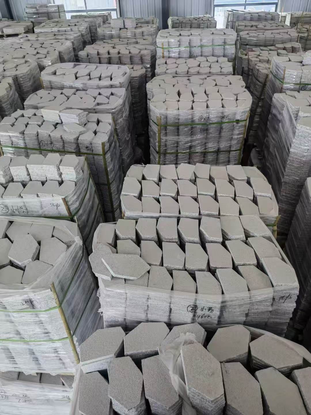 沈阳芝麻白石材冰裂纹，碎拼。