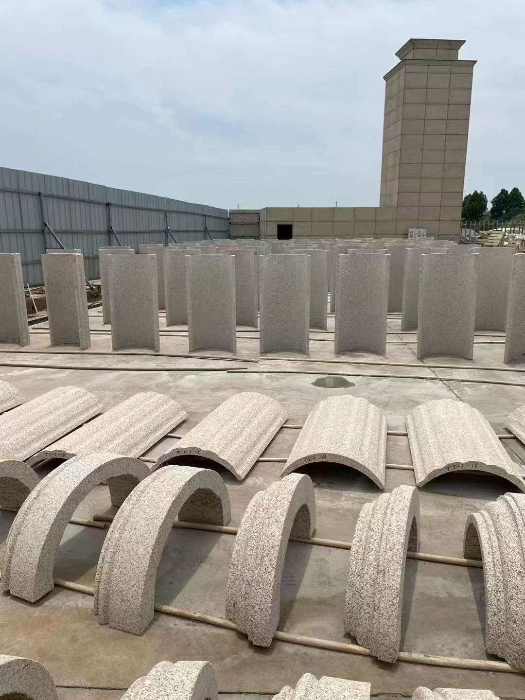 沈阳黄金麻别墅柱皮 异形 线条定制